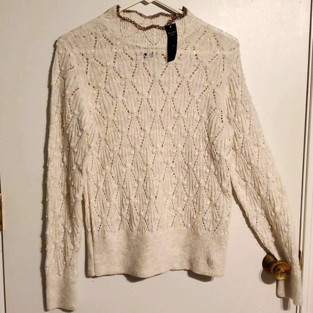 New Abercrombie & Fitch women's M white sweater with gold trim mock turt…